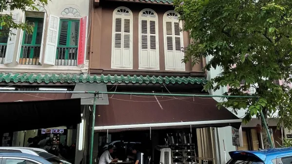 Photo of 10 Lor Telok (Huttons Asia)