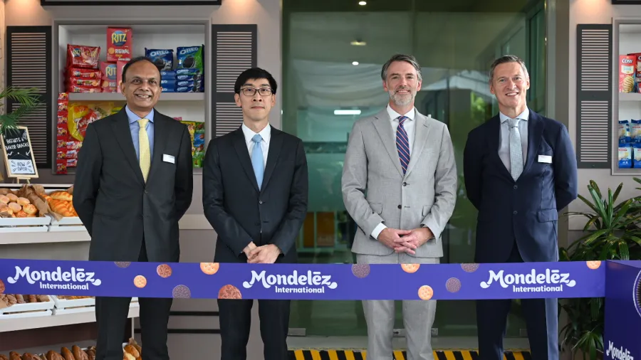 From left to right: Deepak Iyer, EVP & President, AMEA, Mondelēz International,Mr Chan Ih-Ming, EVP, Economic Development Board Singapore,Chargé d'affaires Casey Mace, Deputy Chief of Mission, US Embassy Singapore,Marco Michielsen, R&D BU Lead SEA & VP Biscuits and Baked Snacks AMEAMondelēz International AMEA, Singapore Technical Center (Press photo)